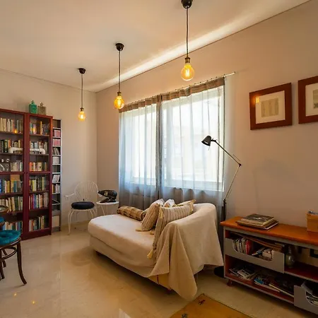Spacious In Kavouri * Athens