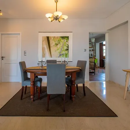 Spacious In Kavouri *