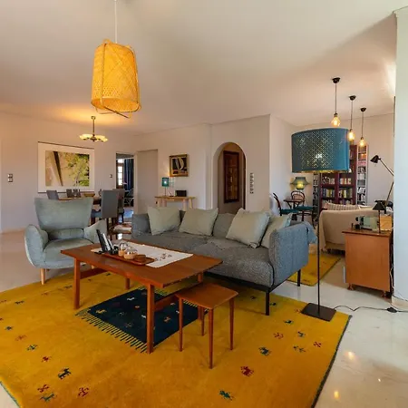 Apartment Spacious In Kavouri *