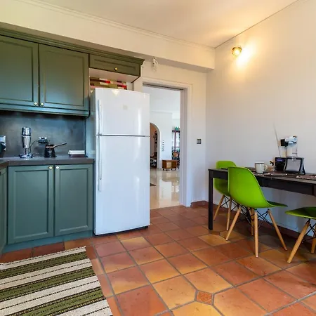 Spacious In Kavouri