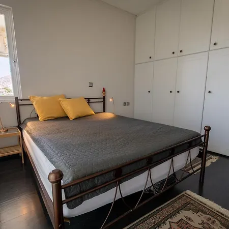 Spacious In Kavouri *