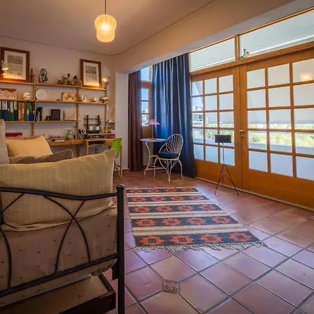 Spacious In Kavouri Athens