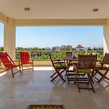 Spacious In Kavouri Apartment *