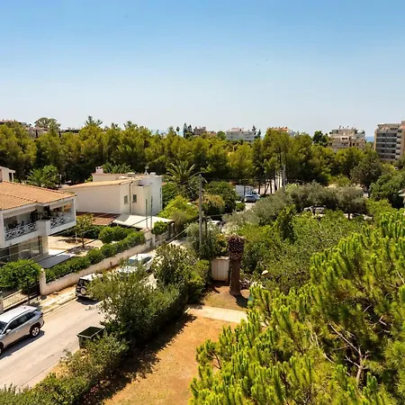 Spacious In Kavouri Athens
