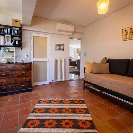 Spacious In Kavouri * Athens